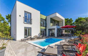 Amazing Home In Medulin